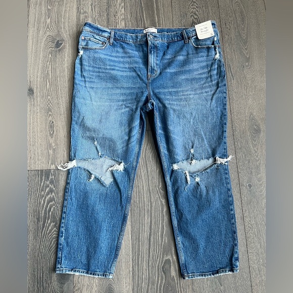 Abercrombie & Fitch The '90s Straight Ultra High Rise Jean Distressed - Picture 1 of 9